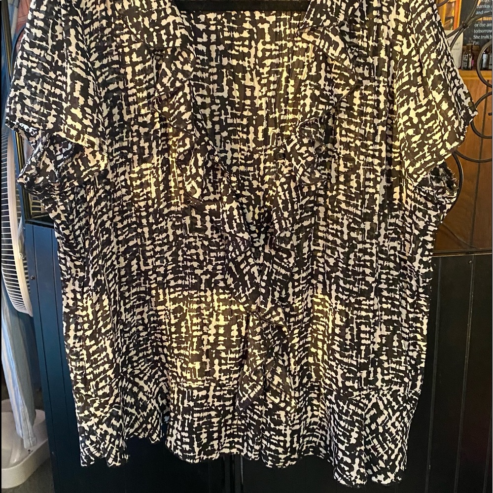 DRESSY RUFFLED BLOUSE